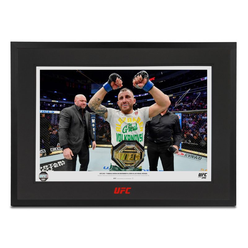 Alexander Volkanovski Signed Photo 600x400mm 1 ed3e8b1b 2db1 4864 ad6e cd506b93f31b