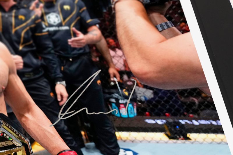 Alexander Volkanovski Signed Photo 600x400mm 3