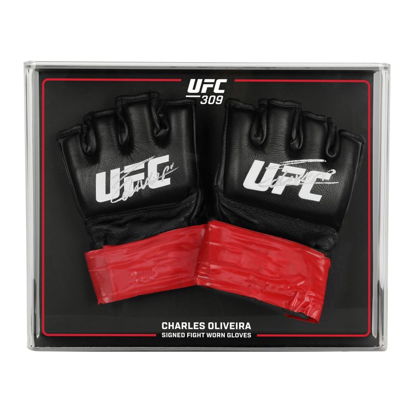 CHARLES OLIVEIRA Gloves 1x1 2 f8032c80 bc1c 4bf1 9d73 18210304dac3