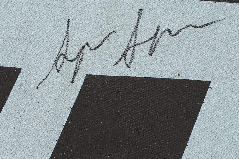 O MalleySignedEdition1Canvas Logo Photo 6