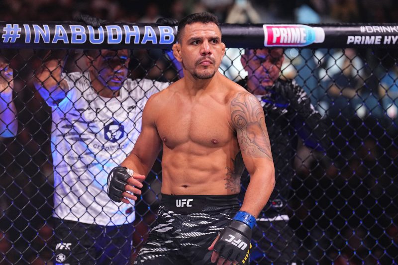 RAFAEL DOS ANJOS GettyImages 2181207976 6.4