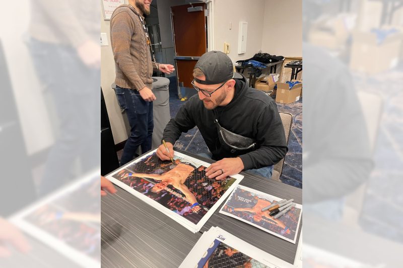 Stipe Miocic Signed Photo 600x400mm 6 6cc883b8 0afe 4922 8d13 5d02a7a30511